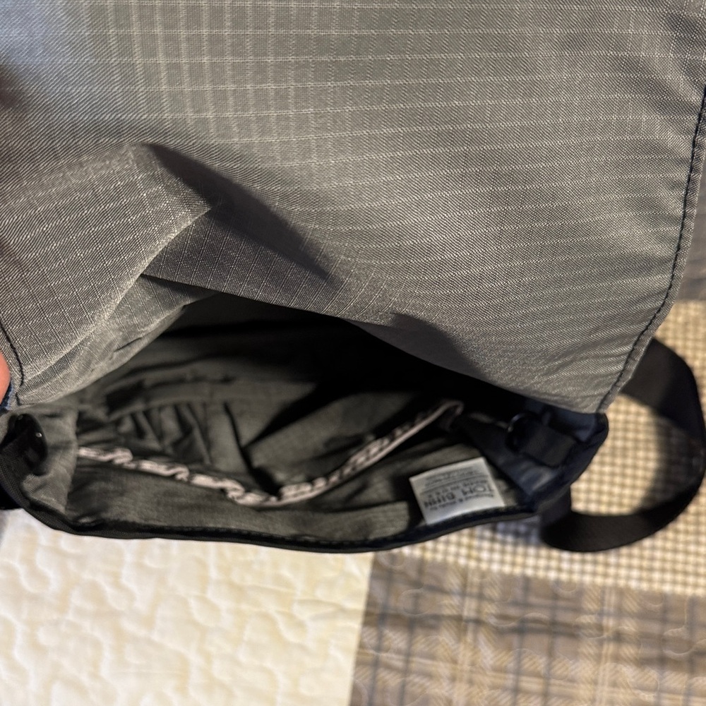 Tom Bihn Small Cafe Crossbody black/mountain - Picture 5 of 6